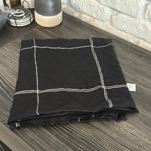 Madewell Accessories - Madewell black and White Checkered Scarf